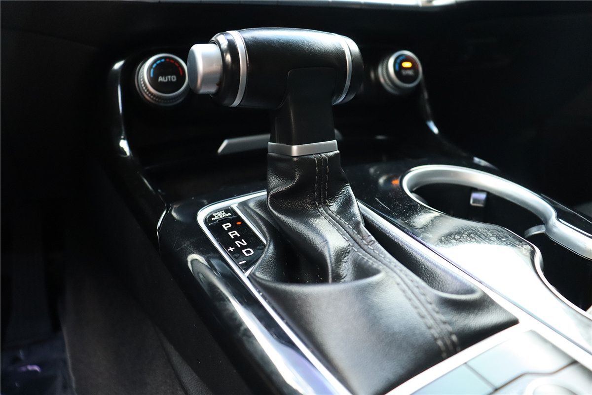 Used 2019 Kia Stinger RWD image 39