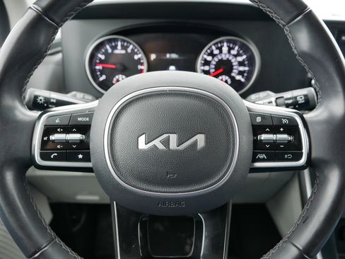 Certified 2024 Kia Carnival LX image 25