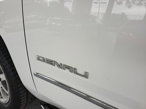 Used 2016 GMC Yukon Denali RWD image 25