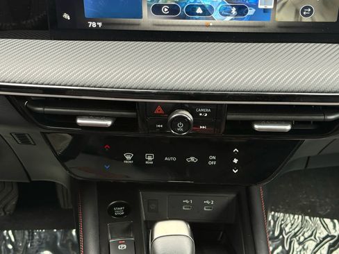 Used 2025 Nissan Kicks SR image 26