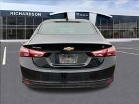 Used 2019 Chevrolet Malibu LT FWD image 4