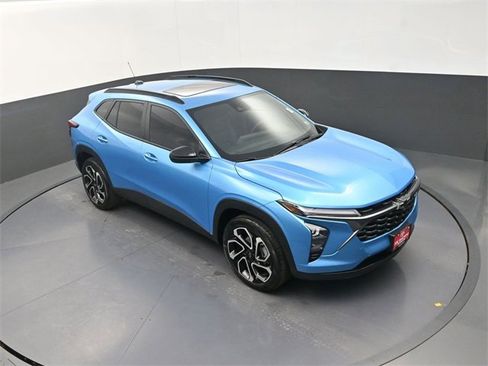 Used 2025 Chevrolet Trax RS w/ Sunroof Package image 22