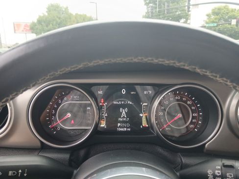 Used 2018 Jeep Wrangler Unlimited Rubicon AWD/4WD image 10