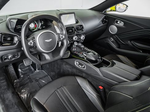 Used 2020 Aston Martin V8 Vantage Coupe RWD image 3