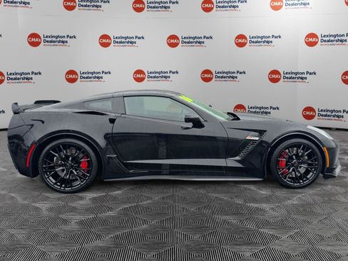 Used 2016 Chevrolet Corvette Z06 w/ Battery Protection Package RWD image 8