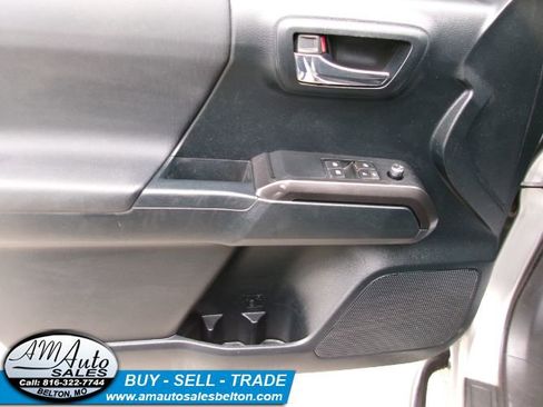 Used 2016 Toyota Tacoma TRD Off-Road w/ Exterior Package image 22