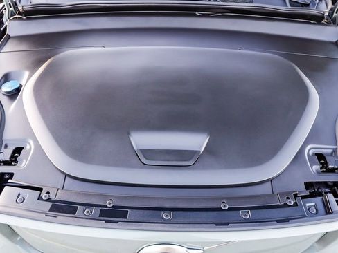 Used 2021 Volvo XC40 P8 Recharge image 28