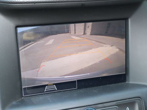 Used 2022 GMC Terrain SLE w/ Driver Convenience Package FWD image 7