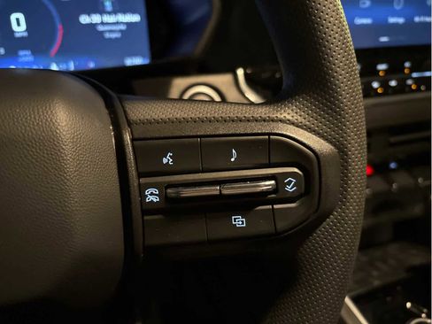 Used 2024 Chevrolet Colorado Trail Boss image 19