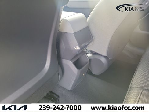 New 2027 Kia Seltos S FWD image 16