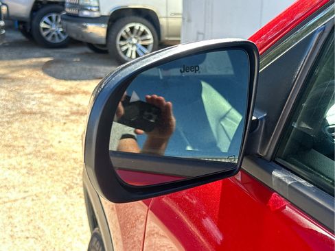 Used 2024 Jeep Compass Latitude image 13