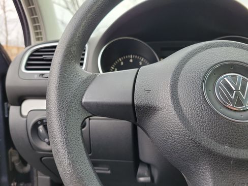 Used 2013 Volkswagen Golf 4-Door image 22