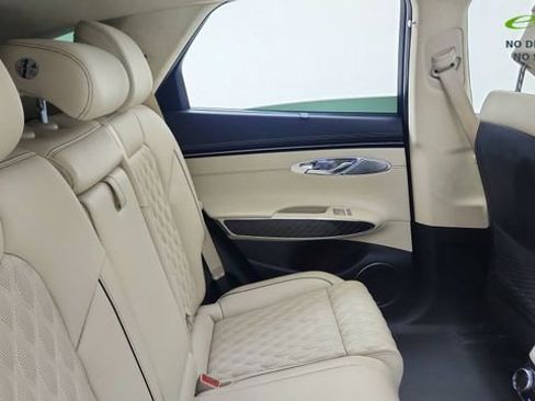Used 2023 Genesis GV70 3.5T Sport w/ Sport Prestige Package AWD/4WD image 26