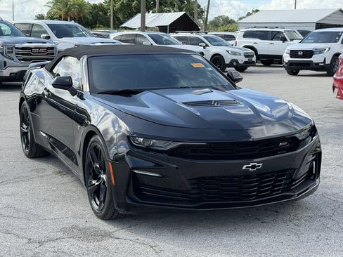 Used 2019 Chevrolet Camaro SS RWD image 2
