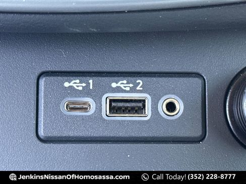 Certified 2024 Nissan Murano SV FWD image 32