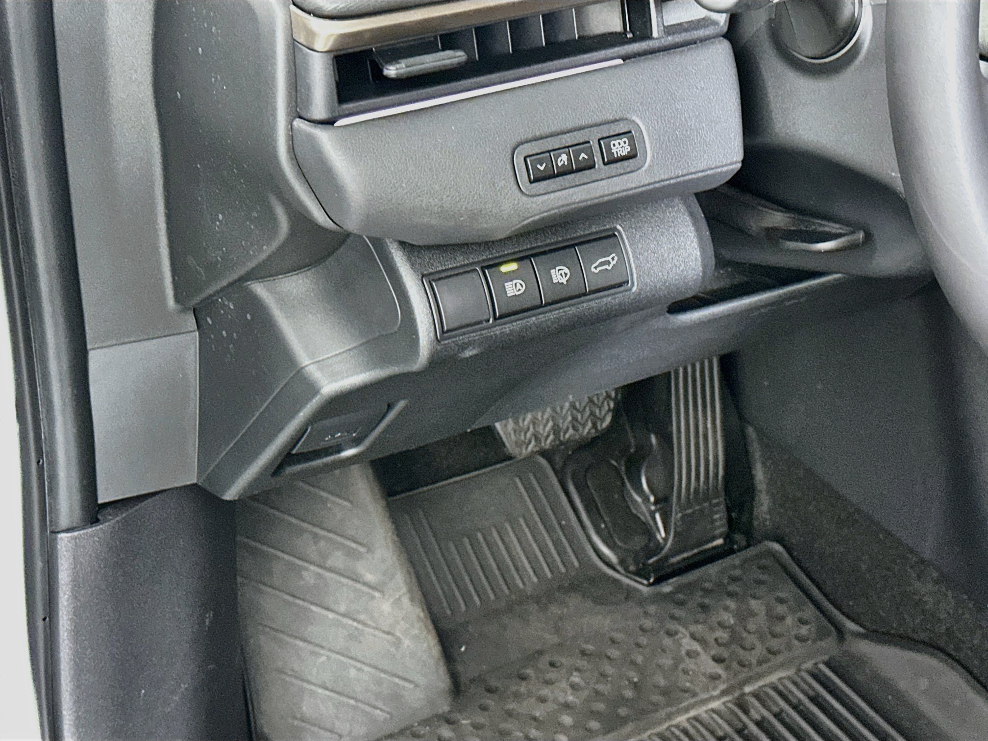 Used 2026 Toyota bZ FWD image 17