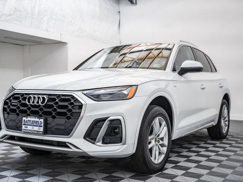 Used 2022 Audi Q5 2.0T Premium w/ Convenience Package image 3