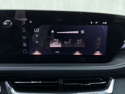 Used 2025 Buick Envista Preferred image 29