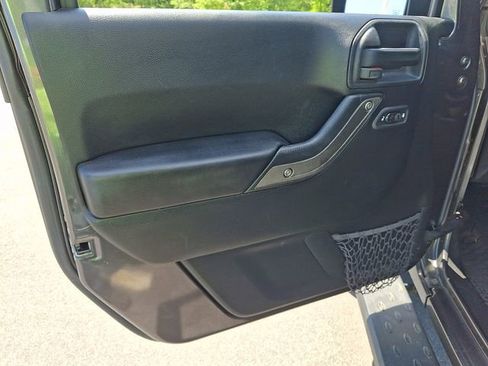 Used 2017 Jeep Wrangler Unlimited Sport w/ Quick Order Package 24S AWD/4WD image 12