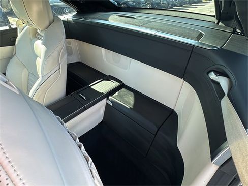 Used 2019 Mercedes-Benz SL 550 image 11