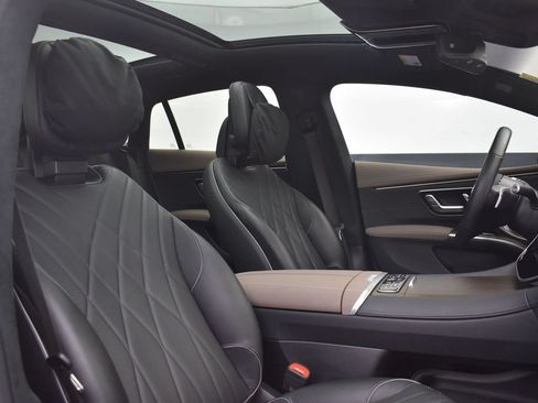 Used 2022 Mercedes-Benz EQS 580 4MATIC Sedan image 32