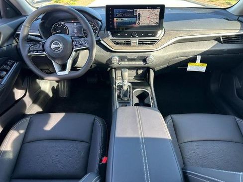 Certified 2025 Nissan Altima 2.5 SL FWD image 6