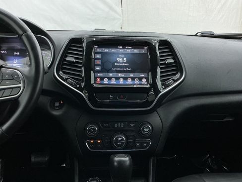 Used 2019 Jeep Cherokee Limited AWD/4WD image 29