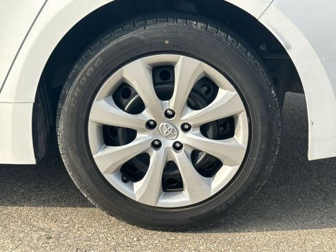 Used 2024 Toyota Corolla LE image 18