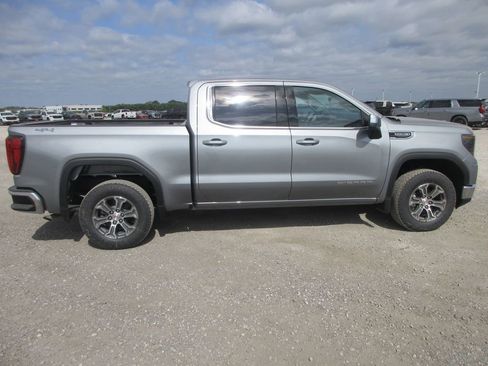 New 2026 GMC Sierra 1500 SLE AWD/4WD image 3