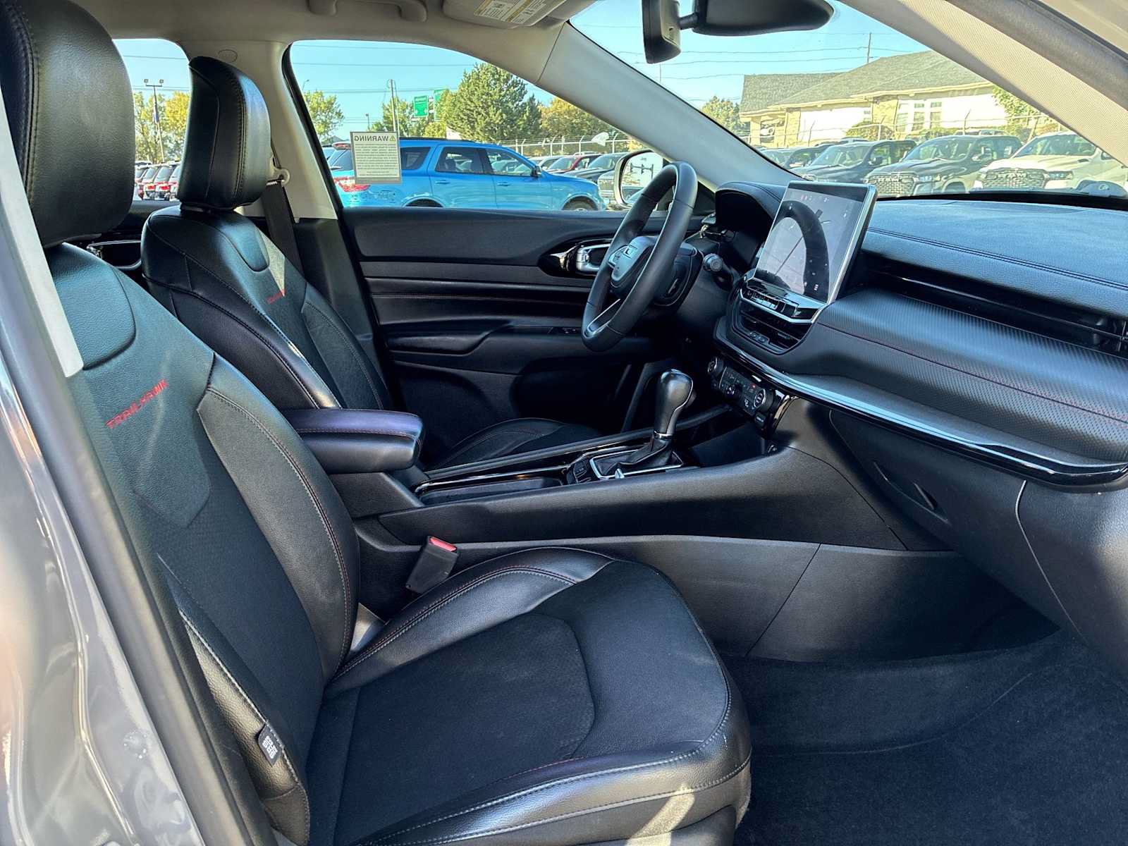 Used 2022 Jeep Compass Trailhawk AWD/4WD image 23