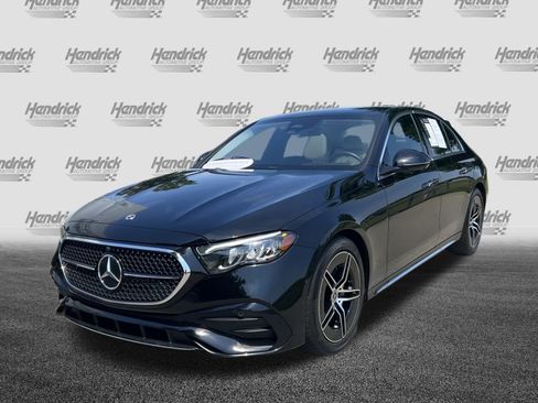 Used 2025 Mercedes-Benz E 350 4MATIC Sedan image 5
