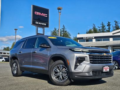 Used 2024 Chevrolet Traverse LT