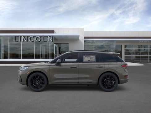 New 2026 Lincoln Corsair Premiere FWD image 3