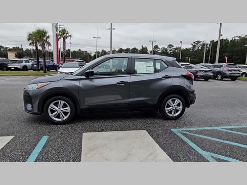 New 2025 Nissan Kicks Play S image 25