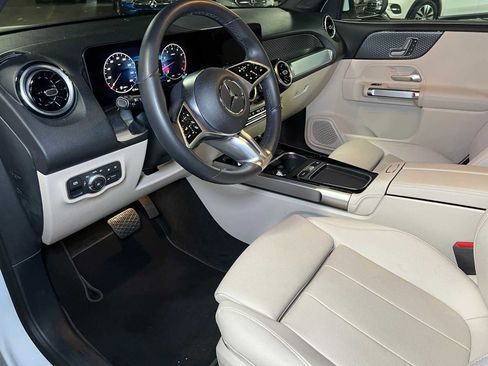 Certified 2025 Mercedes-Benz GLB 250 4MATIC image 22