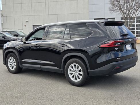 Used 2025 Toyota Grand Highlander AWD image 3