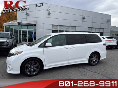 Used 2017 Toyota Sienna SE