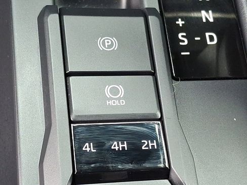 Used 2025 Toyota Tacoma TRD Off-Road image 24