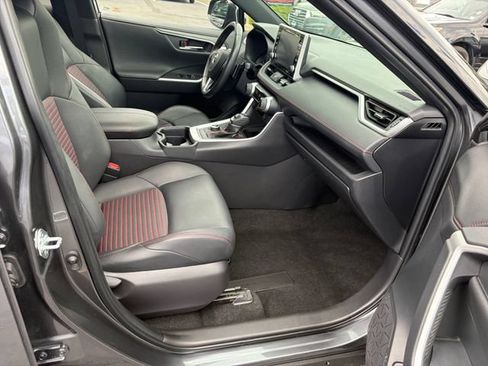 Used 2021 Toyota RAV4 XSE w/ Carpet Mat Package (TMS) AWD/4WD image 23