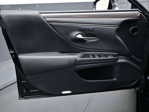 Used 2021 Lexus ES 250 F Sport w/ Accessory Package 2 AWD/4WD image 12