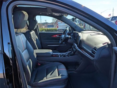 Used 2024 Chevrolet Traverse RS w/ LPO, Floor Liner Package image 11