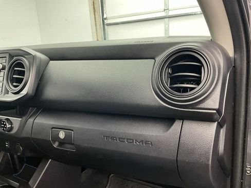 Used 2016 Toyota Tacoma SR5 image 10