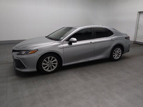 Used 2022 Toyota Camry LE FWD image 2
