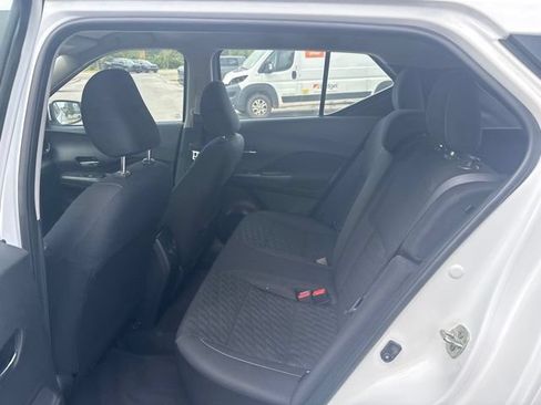 Used 2023 Nissan Kicks SV w/ Interior Electronics Package FWD image 17