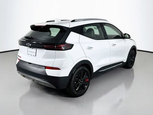 Used 2023 Chevrolet Bolt EUV Premier w/ Sun & Sound Package FWD image 9