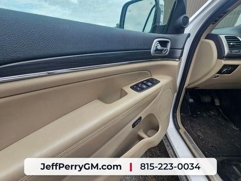 Used 2019 Jeep Grand Cherokee Limited w/ Luxury Group II AWD/4WD image 19