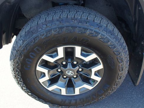 Used 2020 Toyota Tacoma TRD Off-Road w/ TRD Premium Off Road Package image 27