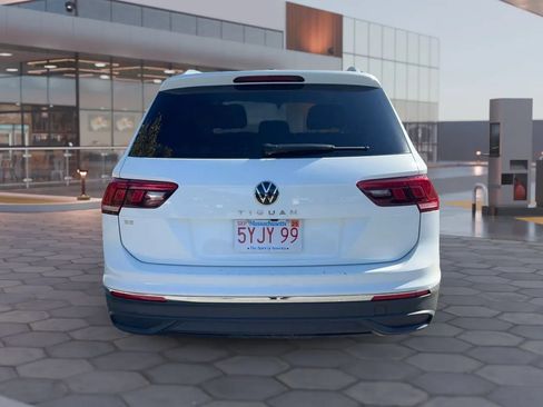 Used 2024 Volkswagen Tiguan SE FWD image 4