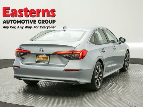 Used 2023 Honda Civic EX image 5