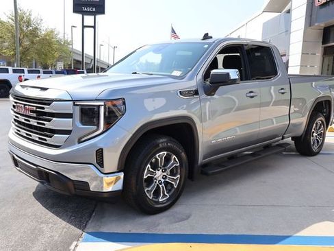 Used 2023 GMC Sierra 1500 SLE image 3